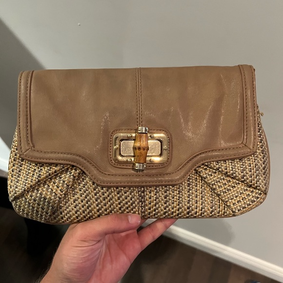 Tan clutch - Picture 1 of 1